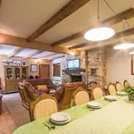 Lord House, A Fenced Garden & Pool Villa, Ideal For Groups Ferienhaus *