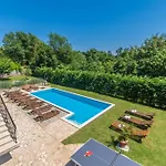 Lord House, A Fenced Garden & Pool Villa, Ideal For Groups