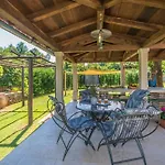 Lord House, A Fenced Garden & Pool Villa, Ideal For Groups Ferienhaus