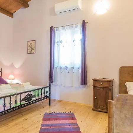 Lord House, A Fenced Garden & Pool Villa, Ideal For Groups